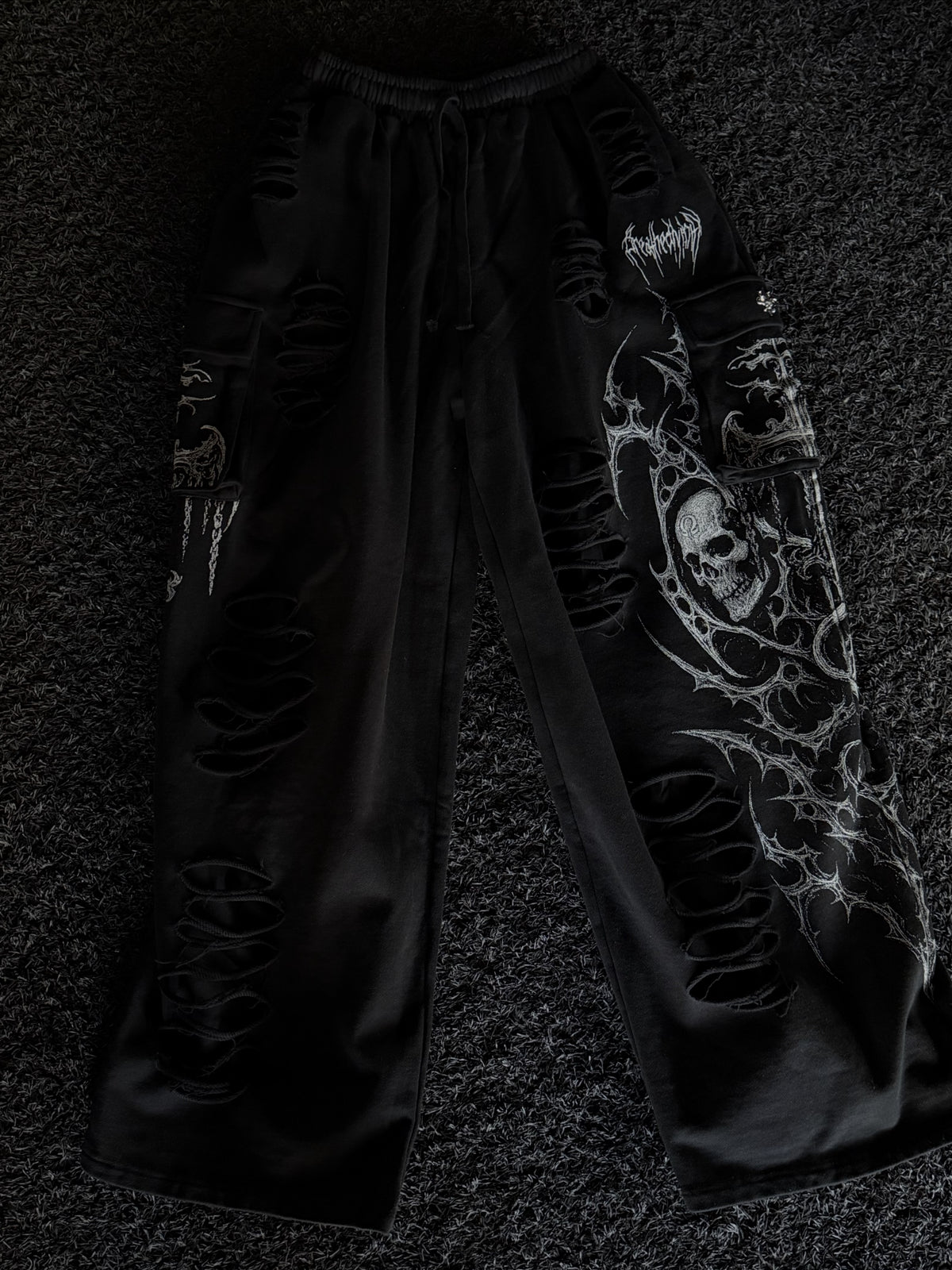 Mens Tarnished Uncuffed
Luxury Cargos [VOID BLACK]
