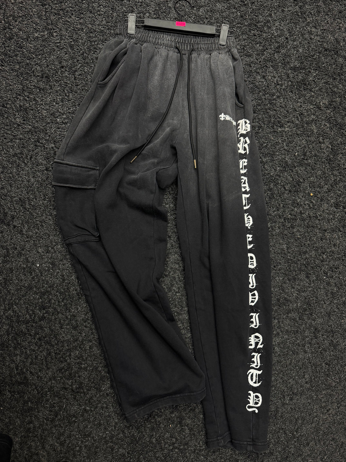 Elegant Uncuffed luxury sweatpants [SMOKE WASHED]
S/ SMOKE WASHED