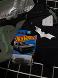 8004 - Batman
Compression Longsleeves
Black + BATMOBILE