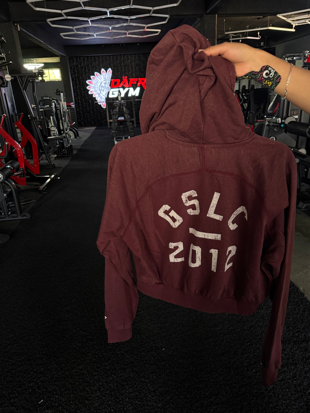 Gymshark Gymshark
Lifting Club 2012 Graphic
Cropped Hoodie - Rich
Maroon/Wash