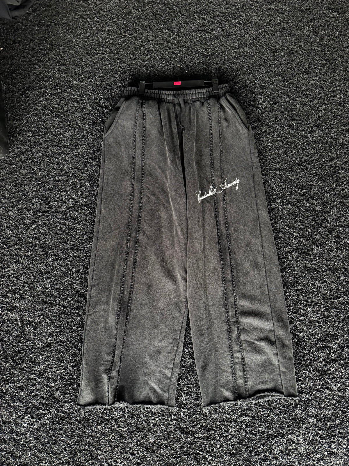 SIGNATURE WIDELEG SWEATS - PITCH BLACK