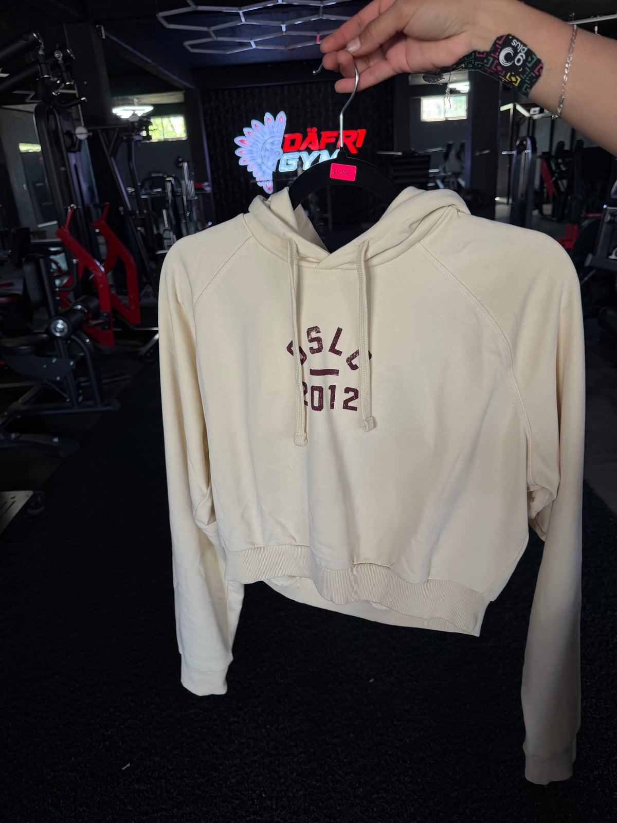 Gymshark Gymshark
Lifting Club 2012 Graphic
Cropped Hoodie - Stone
Beige/Wash