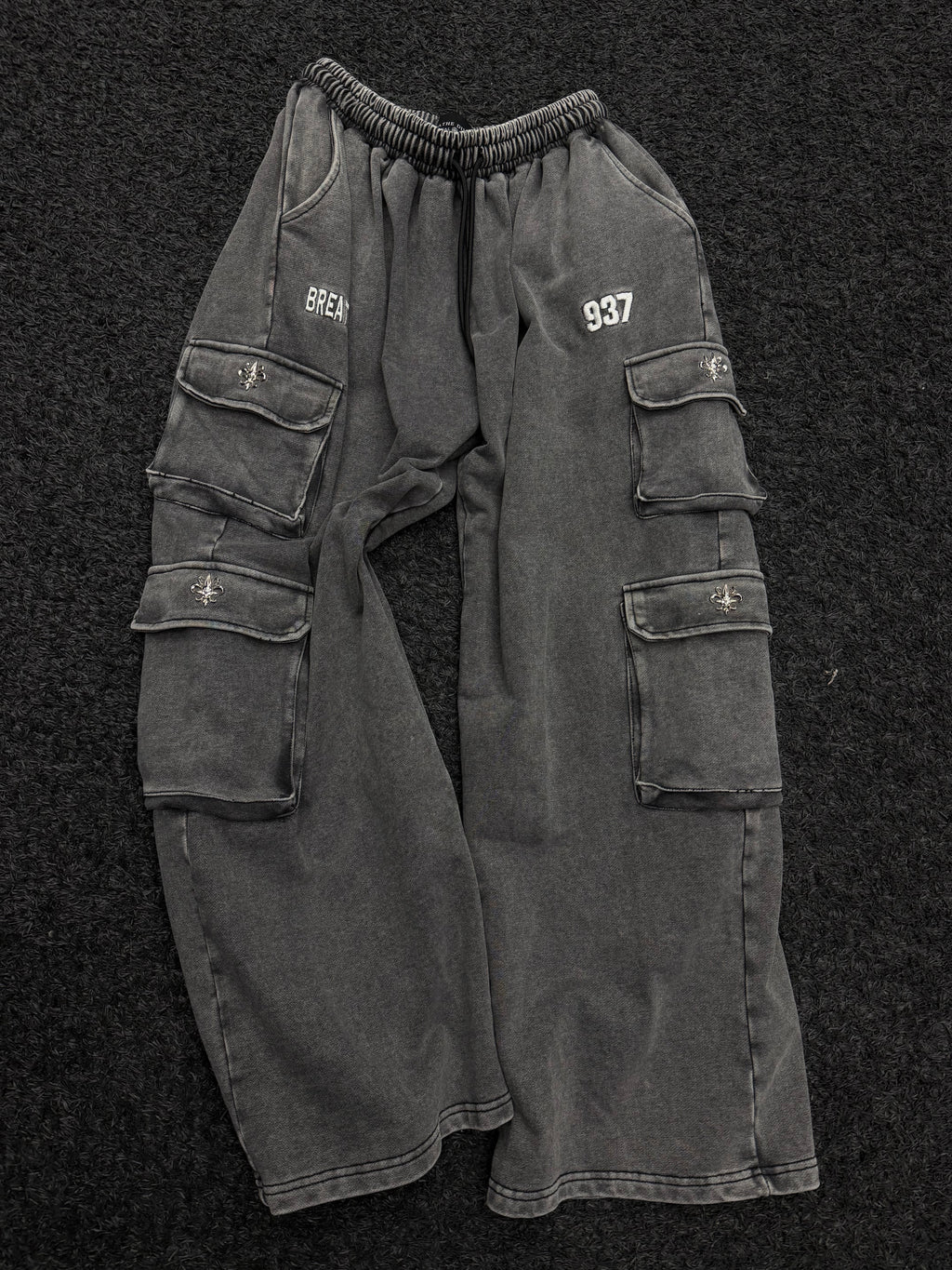 937 Banana Cargo sweatpants
Vintage