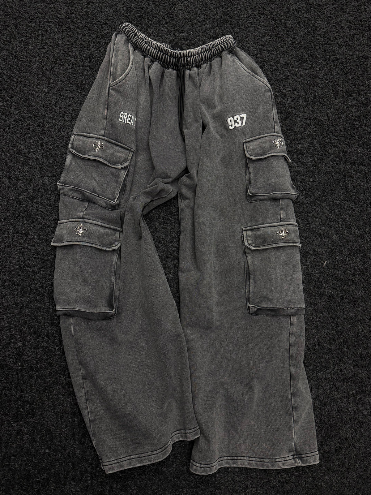 937 Banana Cargo sweatpants
Vintage