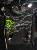 Cage Match Shiesty Zip Up
Hoodie in E-Red(incluye peluche pochita)